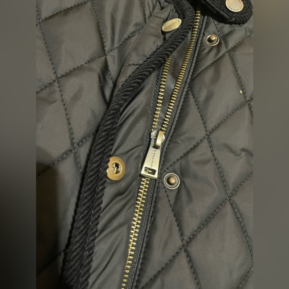 Tahari Woman’s Black Quilted Vest With Gold Hardware Small - Picture 3 of 4